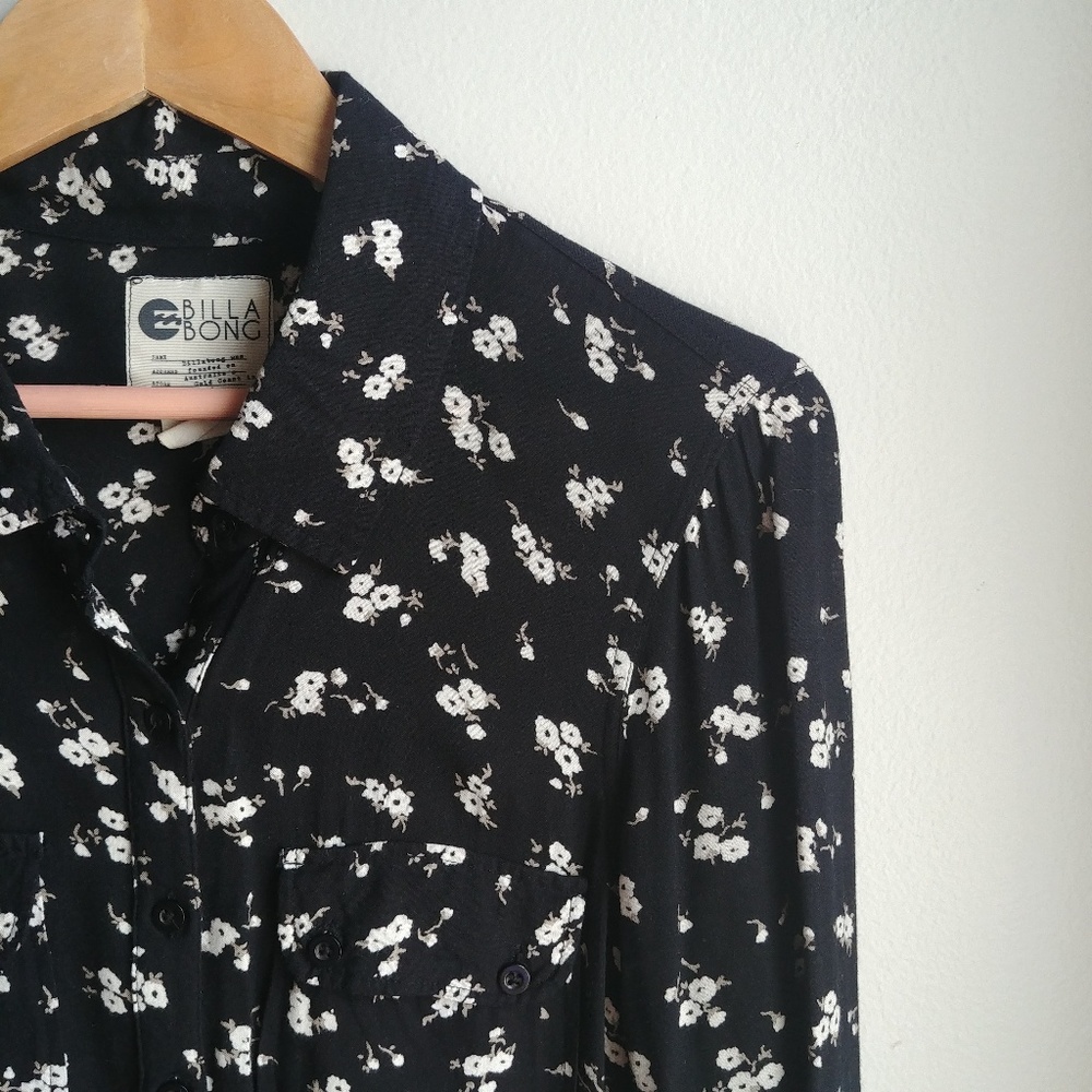 BILLABONG // Floral Button Down